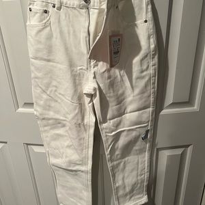 Pull and Bear mom jean in white. Size EU 40.